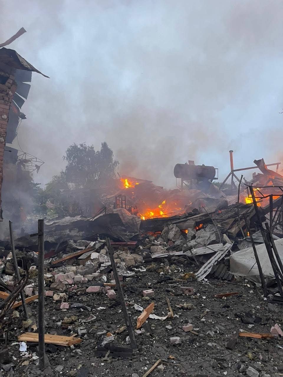 Rusya'dan Ukrayna'ya 70 füze, 300 İHA'lı saldırı! Çocuklar dahil çok sayıda ölü var - Sayfa 3