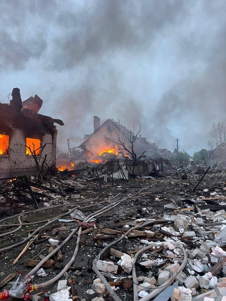Rusya'dan Ukrayna'ya 70 füze, 300 İHA'lı saldırı! Çocuklar dahil çok sayıda ölü var - Sayfa 2