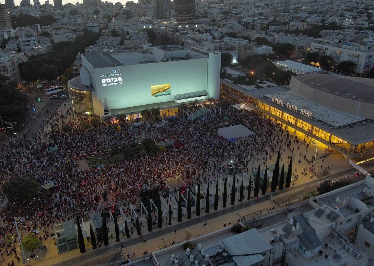 Tel-Aviv'de binlerce kişi Gazze için sokağa döküldü: Katil Netanyahu işgali durdur - Sayfa 3