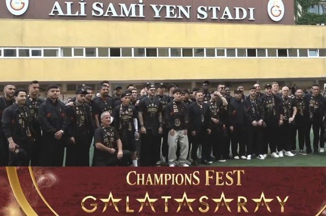 Galatasaray'da 5 yıldızlı şampiyonluk coşkuyla kutlandı! - Sayfa 1