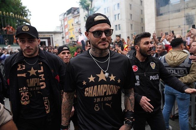 Galatasaray'da 5 yıldızlı şampiyonluk coşkuyla kutlandı! - Sayfa 2
