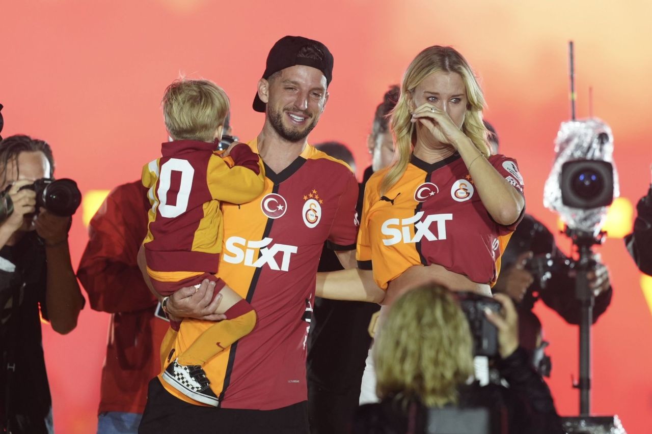 Galatasaray'da 4 ayrılık kesinleşti! Okan Buruk'un raporu sonrası 4 oyuncu daha tehlikede - Sayfa 3