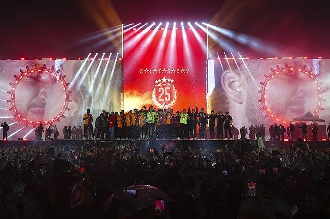 Okan Buruk'tan flaş açıklamalar: Şampiyonluk, transfer, Rafa Silva... - Sayfa 1