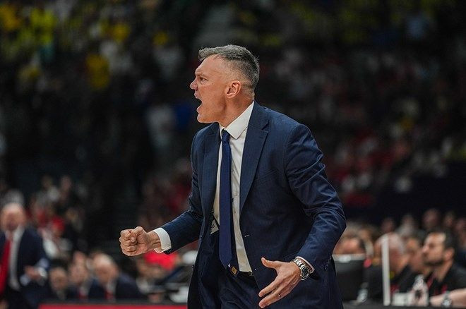 Fenerbahçe Beko, EuroLeague şampiyonluğunu taraftarlarıyla kutladı: Bağdat Caddesi'nde tarihi anlar... - Sayfa 3