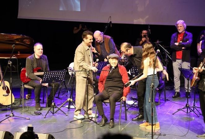 Sanat dünyası yasta! İlhan Şeşen'e veda! Son yolculuğuna uğurlanıyor - Sayfa 4