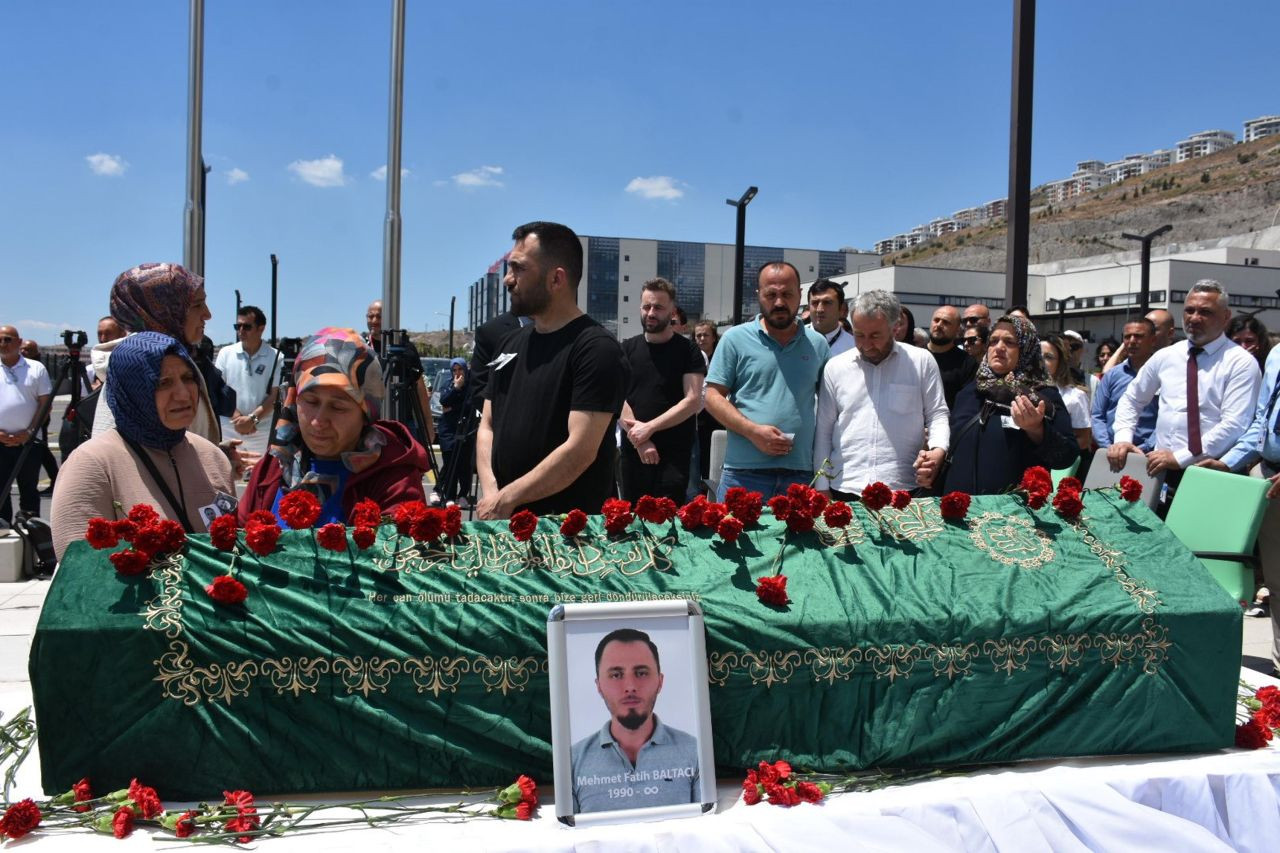 Dekoratif kemerin altında kalıp can veren Doktor Mehmet Baltacı ile eşi Güler Baltacı çocukluk aşkıymış - Sayfa 9