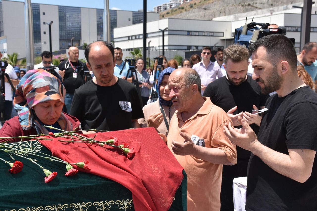 Dekoratif kemerin altında kalıp can veren Doktor Mehmet Baltacı ile eşi Güler Baltacı çocukluk aşkıymış - Sayfa 4