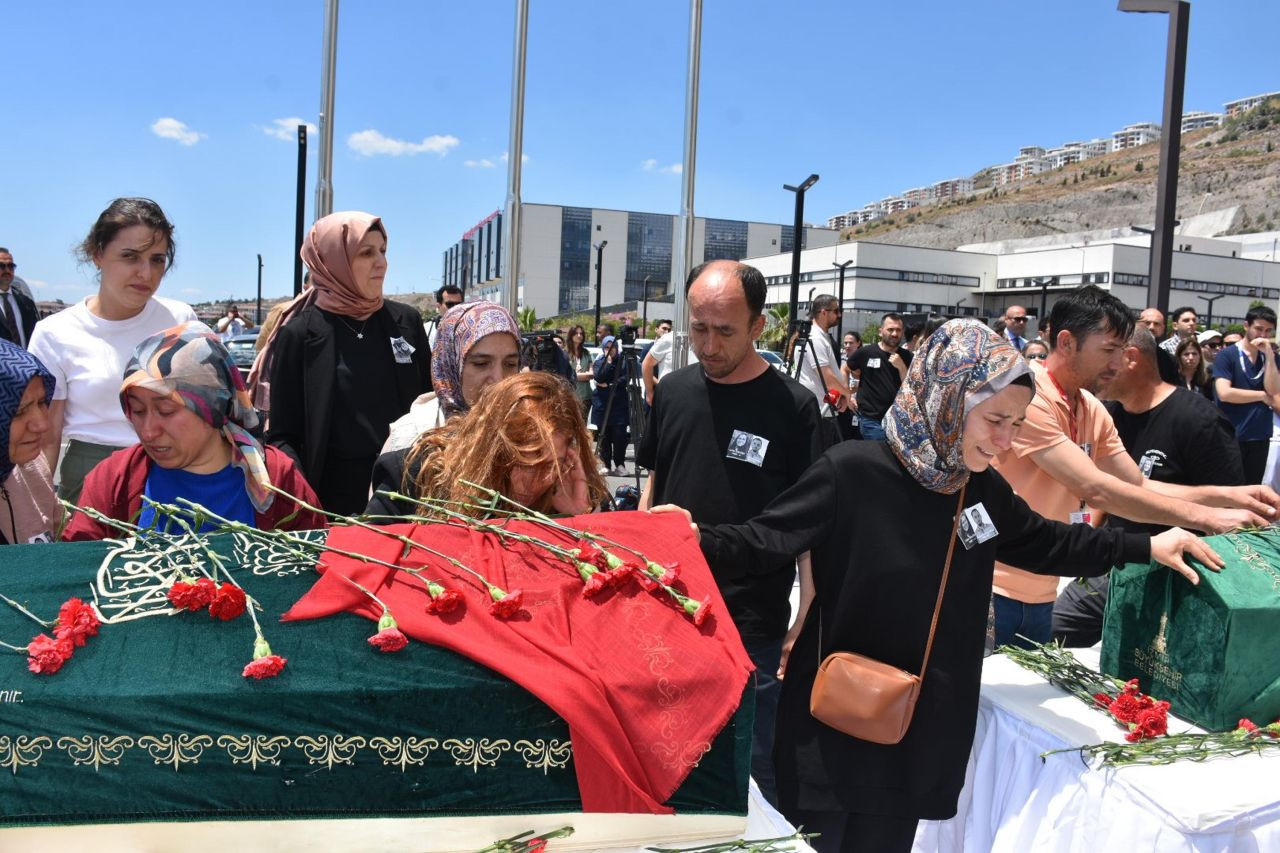 Dekoratif kemerin altında kalıp can veren Doktor Mehmet Baltacı ile eşi Güler Baltacı çocukluk aşkıymış - Sayfa 6