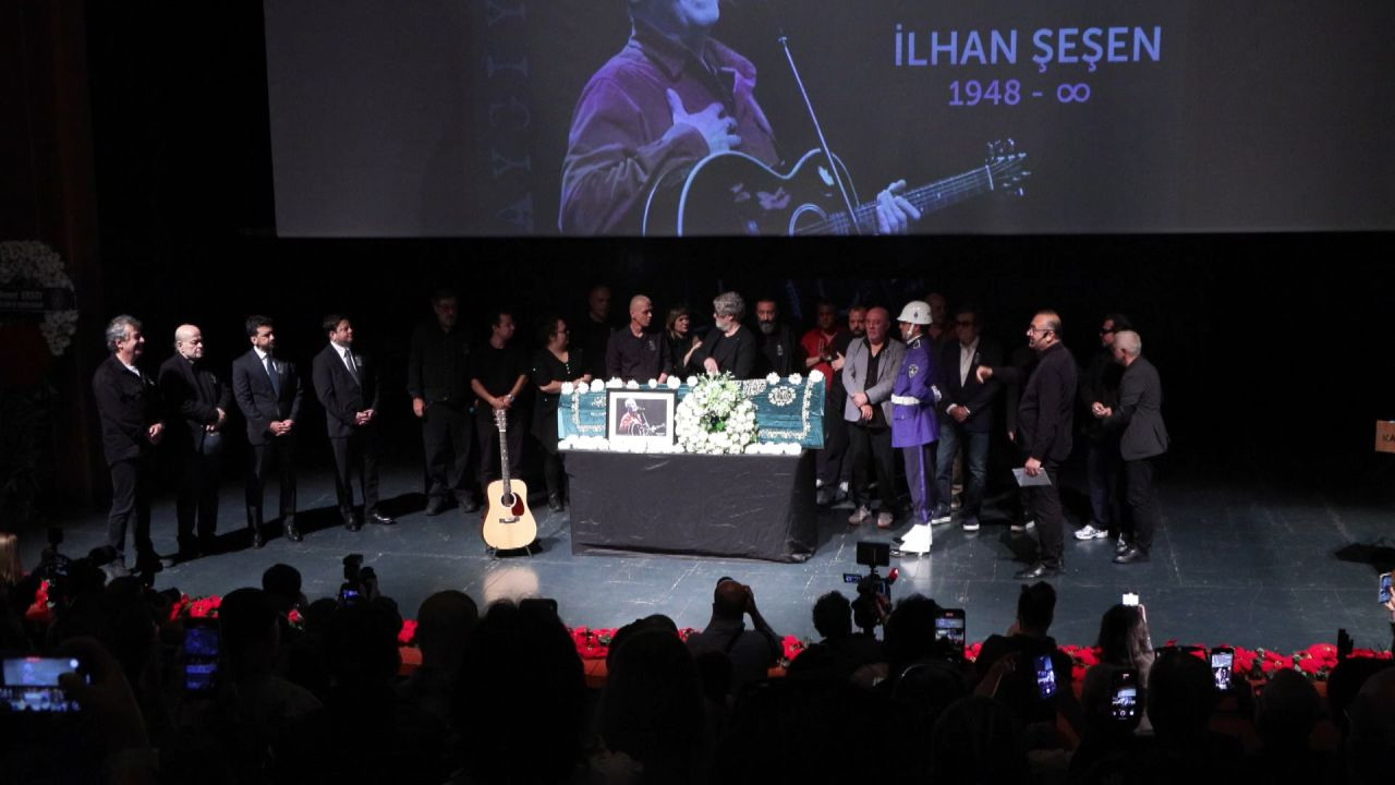 İlhan Şeşen'e veda... Cenaze asansörde kaldı! Sunay Akın'dan duygusal sözler: İlhan Abi gitmek istemedi! - Sayfa 11