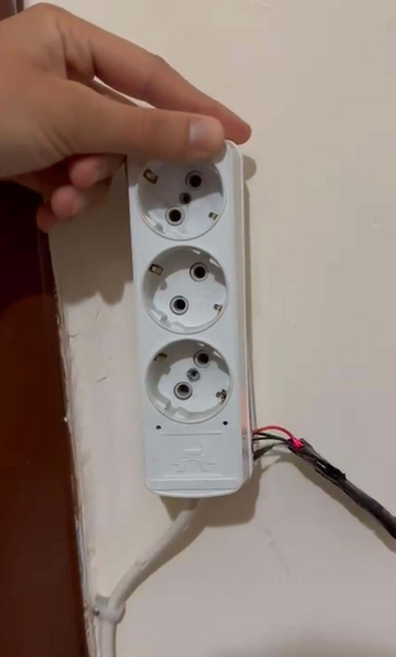Denizli'de kiralık dairede gizli kamera rezaleti! Tutuklanan ev sahibi canlı izliyormuş: Fantezi için yaptım - Sayfa 1