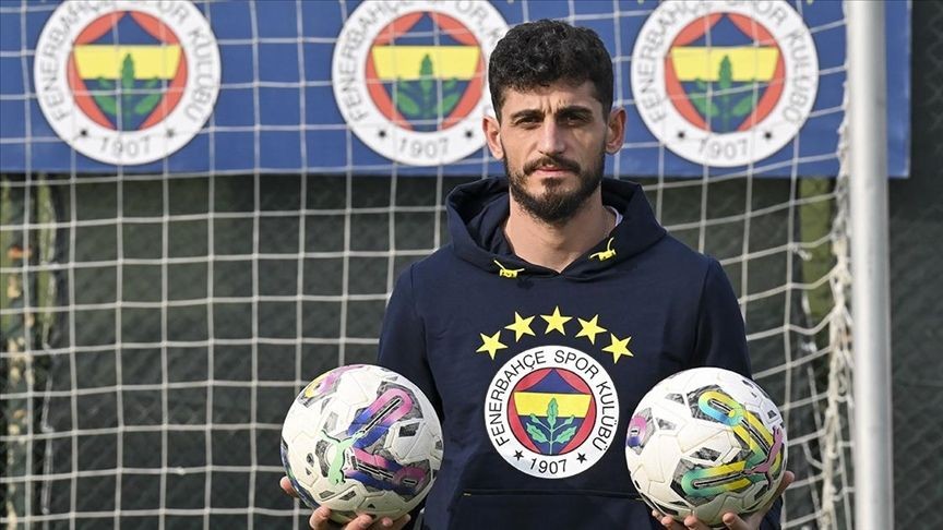 Milli futbolcu Samet Akaydın ile Hazal Çağlar evleniyor! Sürpriz evlenme teklifi sosyal medyayı çalkaladı - Sayfa 2