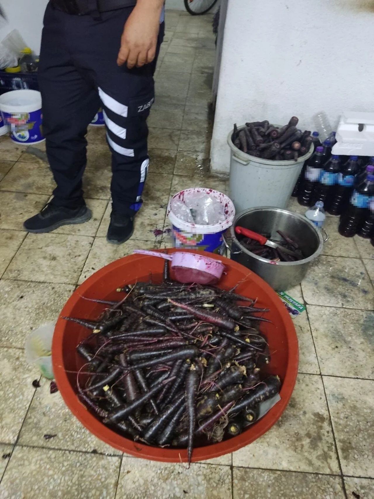 Mide bulandıran görüntüler! Alanya’da sağlıksız şalgam imalathanesi kapatıldı - Sayfa 2