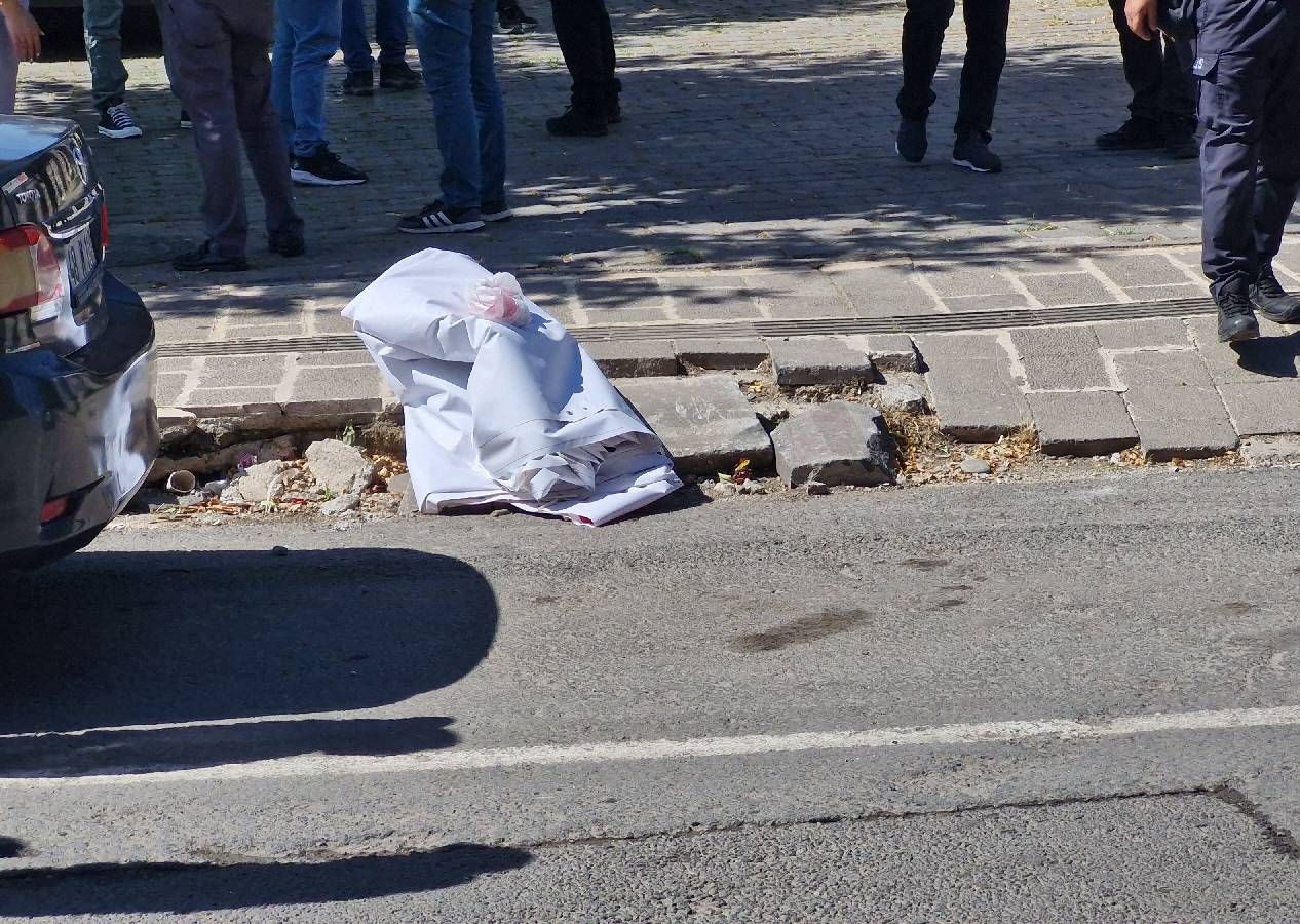 Diyarbakır surlarına asılan 'İmamoğlu' pankartlarına polis el koydu, CHP'li başkana ceza kesildi - Sayfa 2