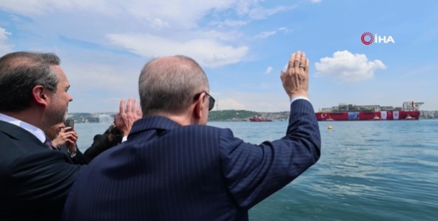 Cumhurbaşkanı Erdoğan Dolmabahçe'den uğurladı: Doğalgaz üretim platformu Osman Gazi Karadeniz'e açıldı - Sayfa 4
