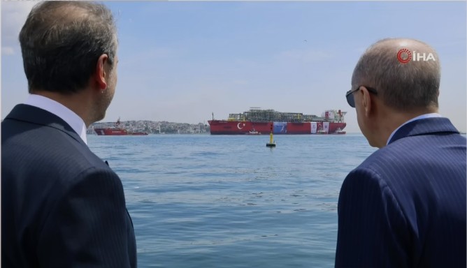 Cumhurbaşkanı Erdoğan Dolmabahçe'den uğurladı: Doğalgaz üretim platformu Osman Gazi Karadeniz'e açıldı - Sayfa 3