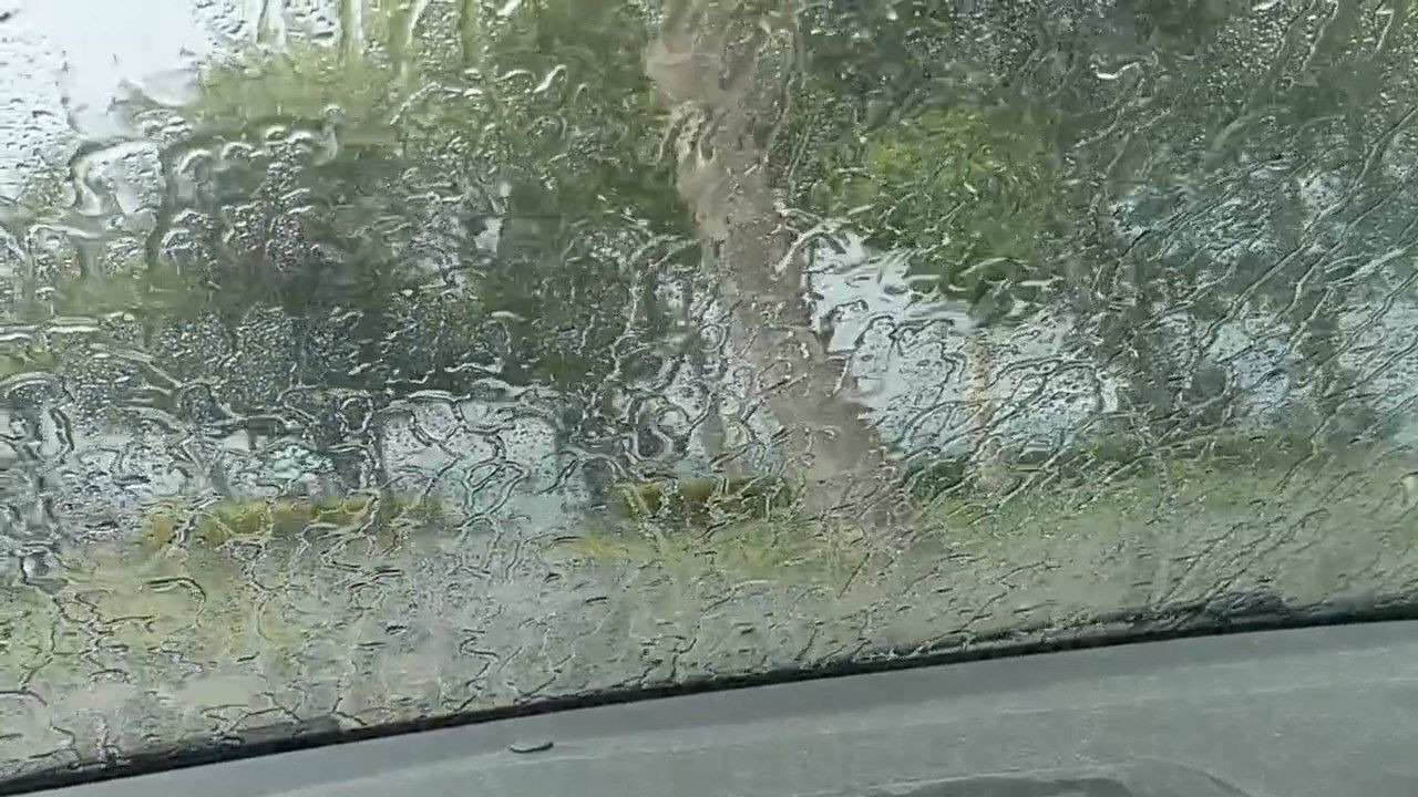 Sağanak bastırdı, İstanbul'da yollar göle döndü araçlar suda yüzdü - Sayfa 5