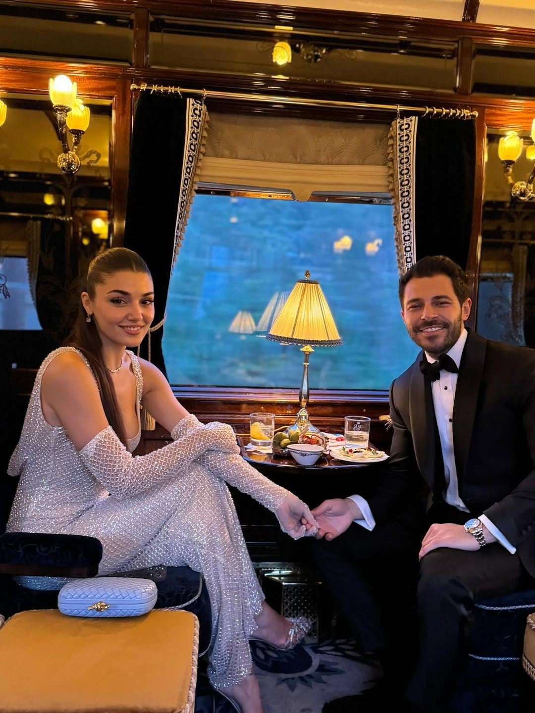 Hande Erçel ve Hakan Sabancı’nın lüks tren yolculuğunun maliyeti ortaya çıktı - Sayfa 1