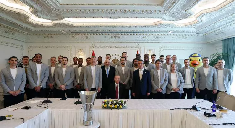 Cumhurbaşkanı Recep Tayyip Erdoğan, Euroleague şampiyonu Fenerbahçe'yi kabul etti - Sayfa 13