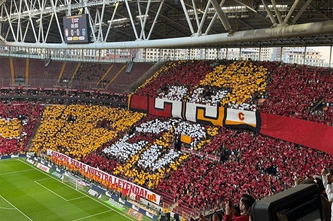 Galatasaray'dan dev koreografi: Jose Mourinho ve Fenerbahçe'ye olay gönderme! - Sayfa 2