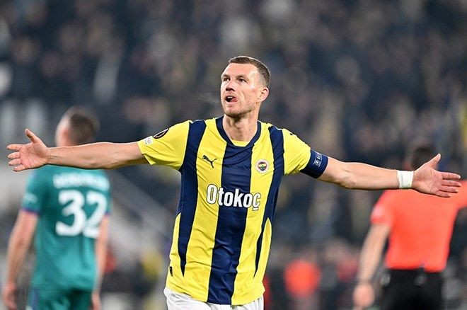 Fenerbahçe'de Edin Dzeko'nun ayrılığı sonrası bir ayrılık daha - Sayfa 2