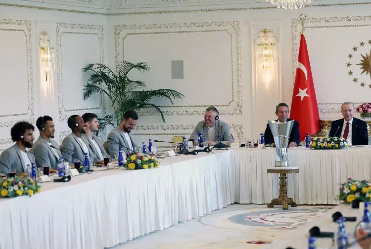 Cumhurbaşkanı Recep Tayyip Erdoğan, Euroleague şampiyonu Fenerbahçe'yi kabul etti - Sayfa 9