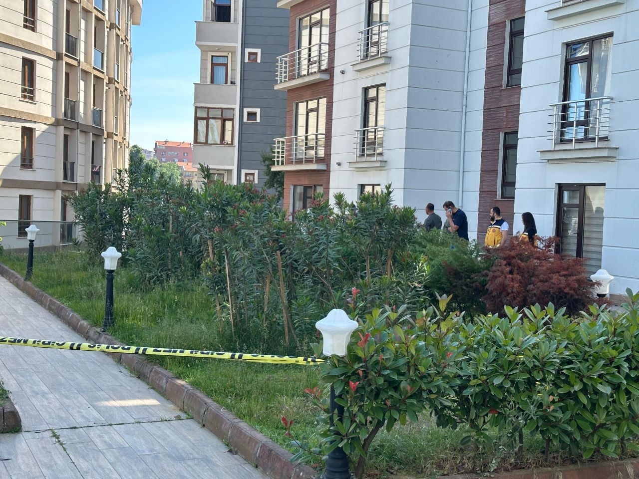 Gece 5. kattan düşen genç Elif Atalay'ın cansız bedenini sabah komşuları buldu - Sayfa 4