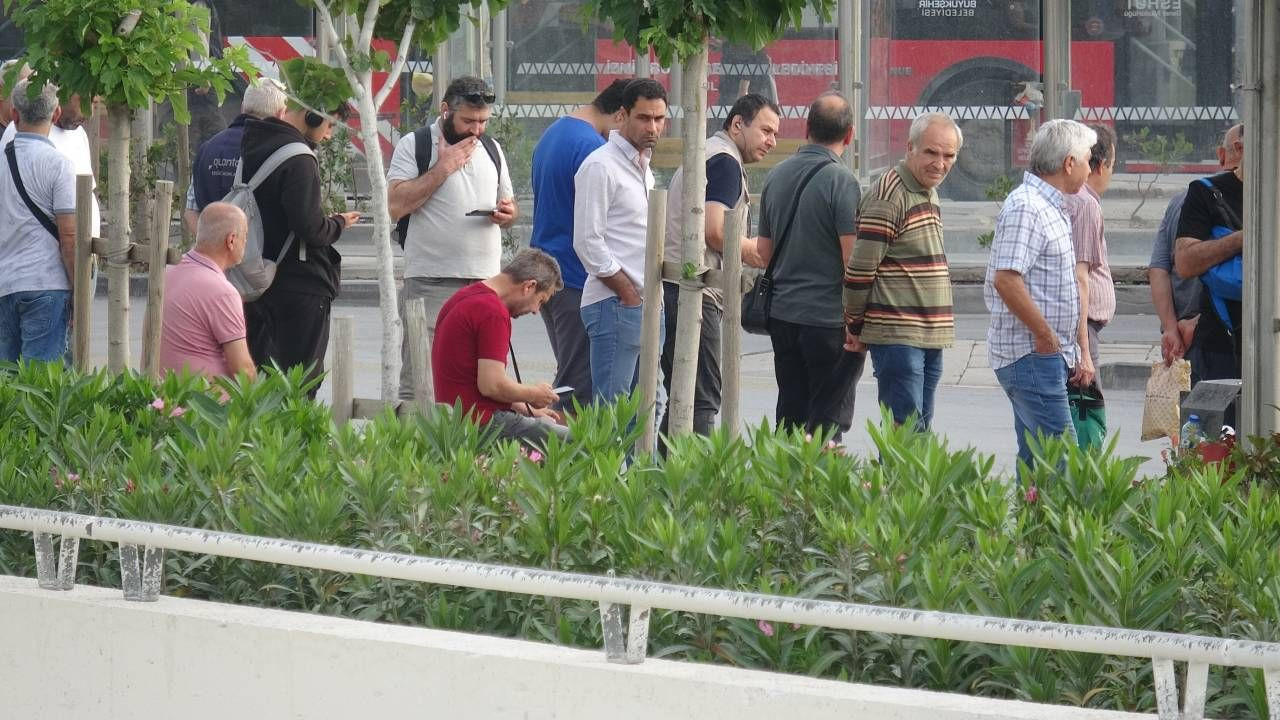 İzmir'de grevin ikinci günü: DİSK temsilcisi 50 akrabasını İzmir belediyesinde işe sokmuş! Maaş talebi gündem oldu - Sayfa 9