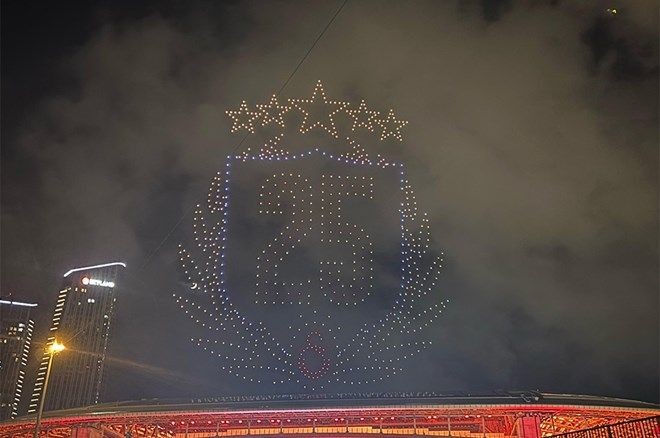 Galatasaray şampiyonluğunu kutladı: Drone şovla gökyüzü aydınlandı! - Sayfa 2