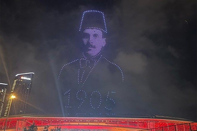 Galatasaray şampiyonluğunu kutladı: Drone şovla gökyüzü aydınlandı! - Sayfa 4