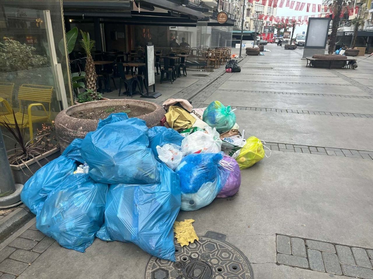 Otobüsler kontak kapattı, çöpleri toplayan yok, İzmir kaosa teslim! Grevci işçiler 90 bin TL maaş istiyor - Sayfa 3