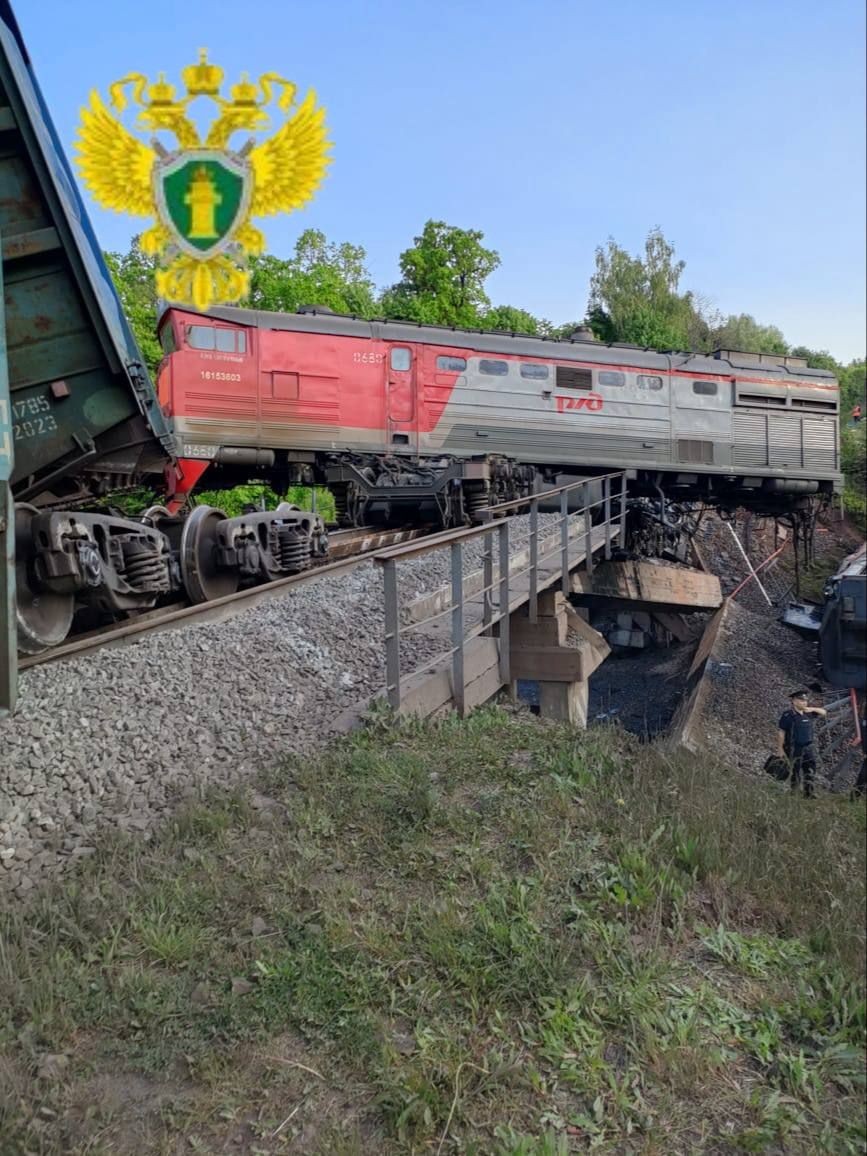 Rusya'da yolcu treninin üzerine köprü çöktü: 7 ölü, 66 yaralı - Sayfa 2