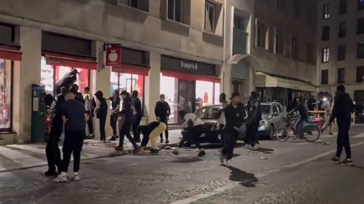 PSG tarih yazdı, Paris karıştı! Metro durakları kapatıldı, izdiham yaşandı! Şampiyonluk kutlamaları 81 gözaltıyla bitti! - Sayfa 4