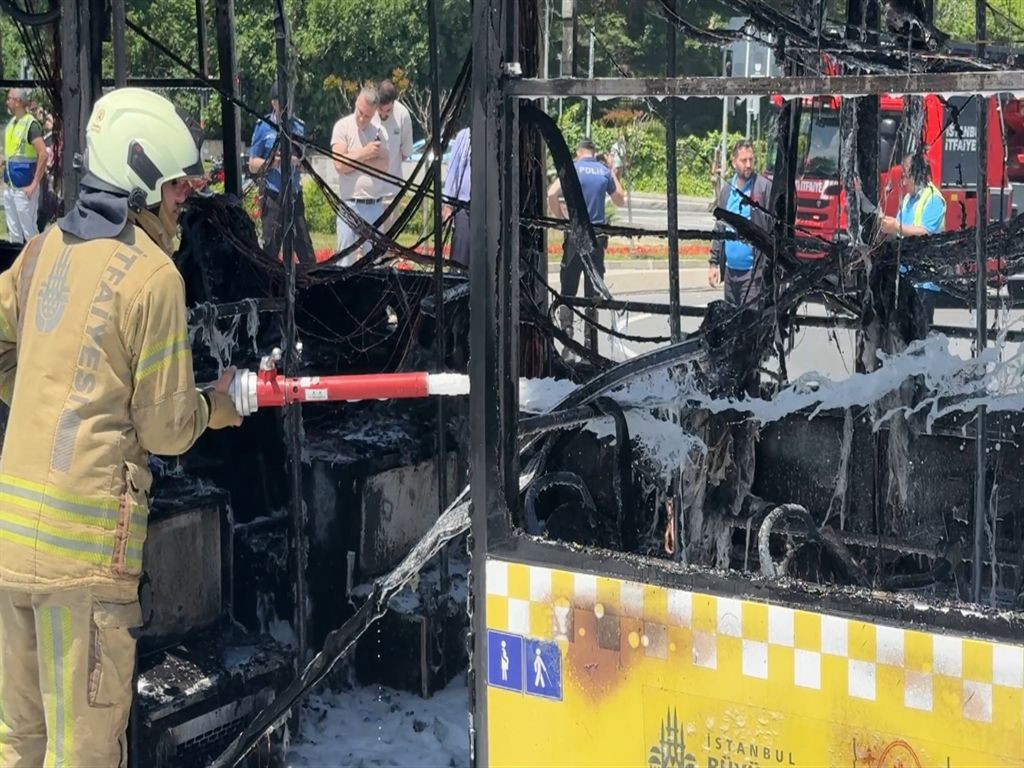 Sarıyer’de İETT otobüsü alev alev yandı! 25 yolcu saniyelerle ölümden döndü... - Sayfa 7