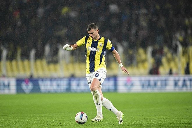 Edin Dzeko için flaş iddia: Real Madrid kancayı taktı! - Sayfa 6