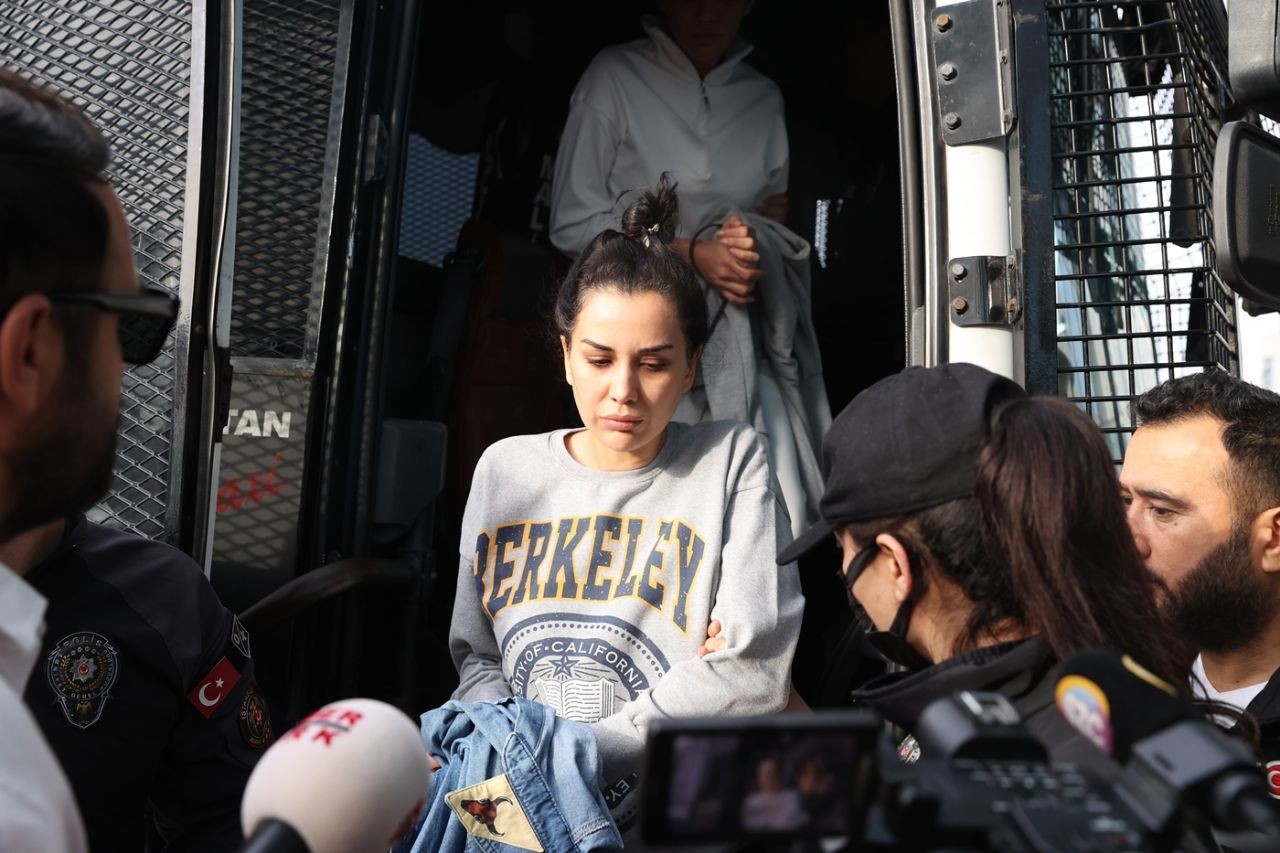 Dilan Polat'ın pişmanlıkları! ''Keşke altın tozlu kahve içmeseydim, kafama dolarlar takmasaydım'' - Sayfa 3