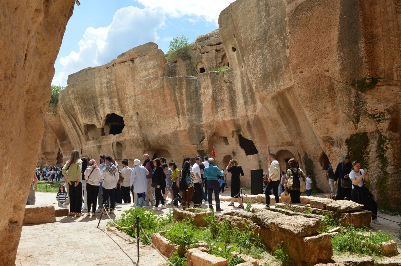 Terörsüz Türkiye süreci turizmi patlattı, otellerde doluluk oranı yüzde 97'ye ulaştı, Mardin bayram ediyor - Sayfa 1
