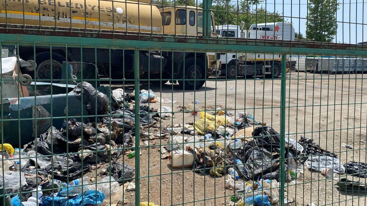 CHP'li İzmit Belediyesi’nden temizlik skandalı: Temizlik Müdürlüğü çöp içinde kaldı! - Sayfa 2