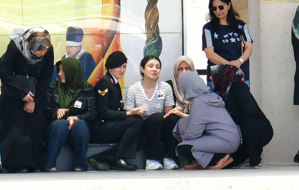 Mutluluğa giderken yolda karşılarına ölüm çıktı! Uzman çavuş Haydar Aslan ve eşi Ecemnur Aslan toprağa verildi, 5 aylık bebekleri yoğun bakımda - Sayfa 3