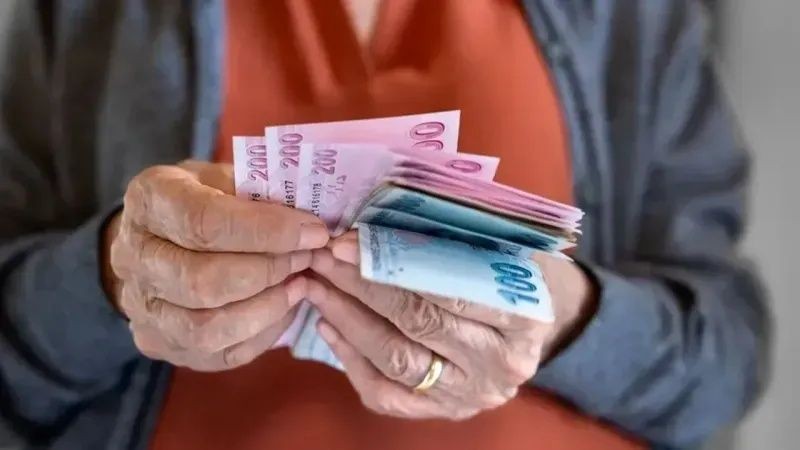Emeklilerin zam oranı bir ay eksikle netleşti: Haziran enflasyonuyla kesin rakam belli olacak - Sayfa 1