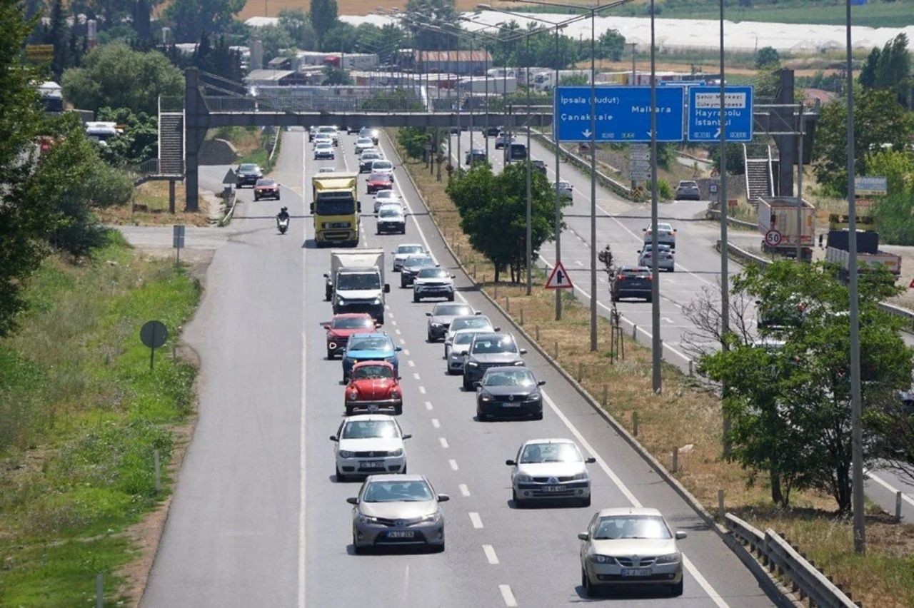 Bayram dönüşü İstanbul’da yoğunluk başladı! Tekirdağ girişinde trafik artıyor - Sayfa 3
