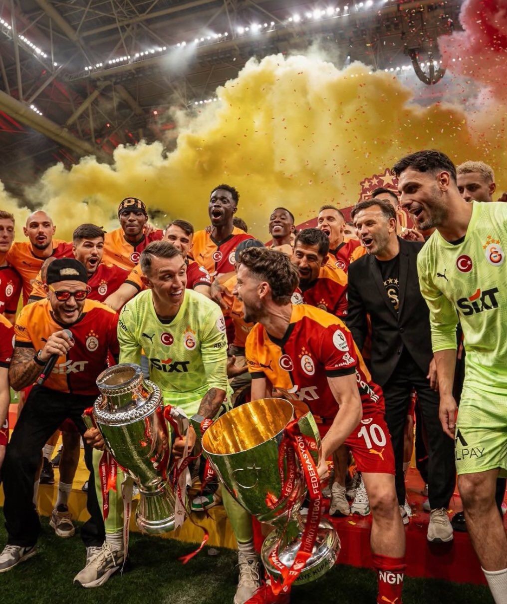 Galatasaray'da Victor Osimhen'in yerine gelecek dünya yıldızı belli oldu! 40 milyon euroluk golcü Süper Lig'i sallayacak - Sayfa 1
