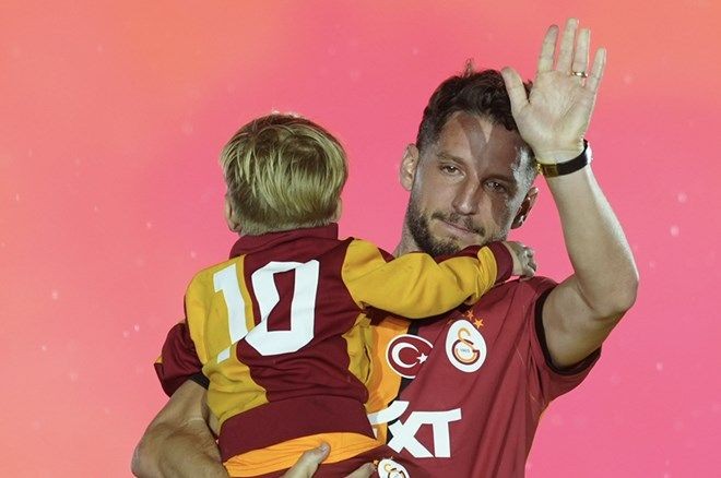 Galatasaray Dries Mertens'in alternatifini buldu: O da 'Aslan' olacak! - Sayfa 1