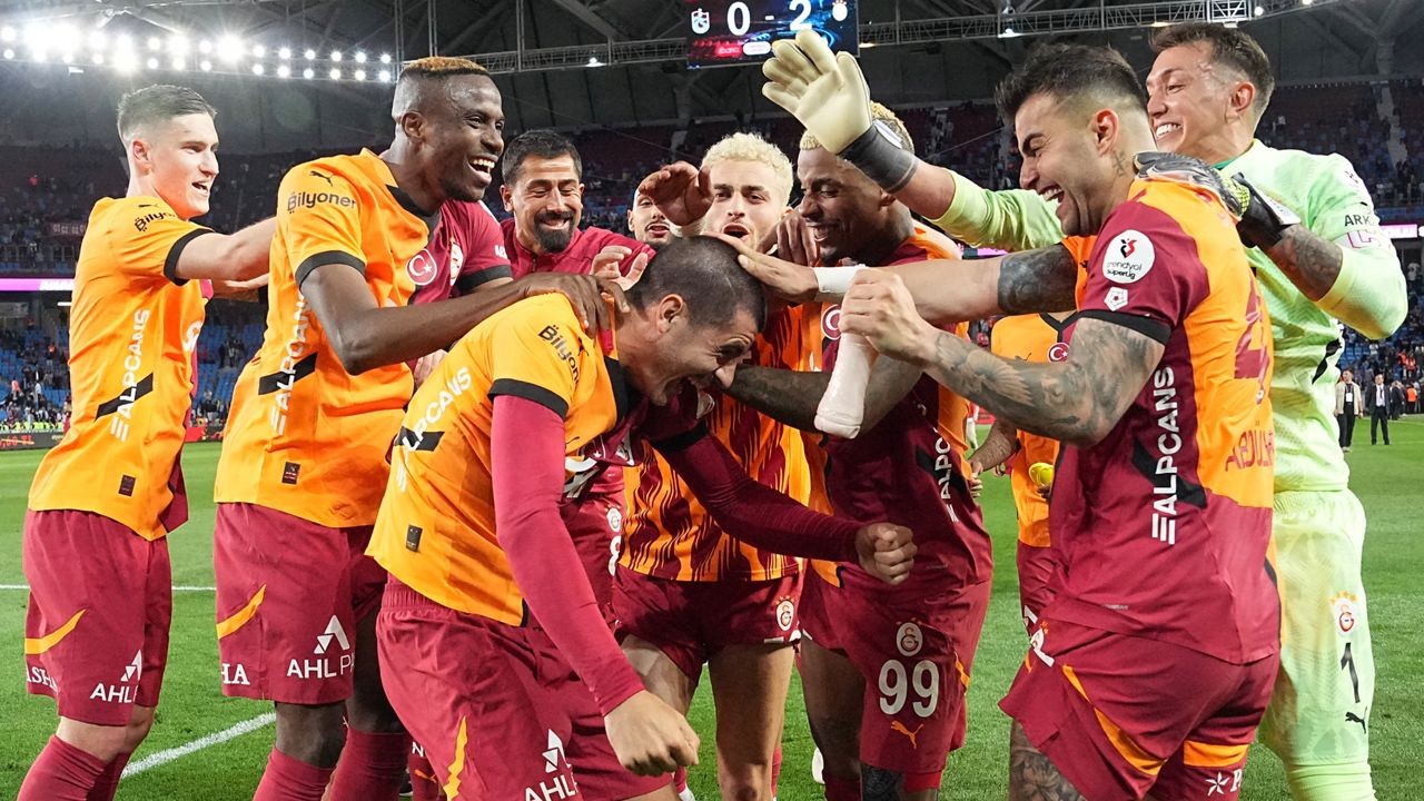 Galatasaray'da 6 ayrılık birden! Okan Buruk hepsinin biletini kesti: Dikkat çeken detay - Sayfa 3