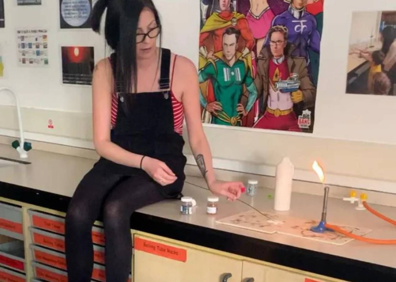 Lise fizik öğretmeni OnlyFans hesabı açınca meslekten ihraç edildi! Öğrencileri fark etmiş... - Sayfa 8