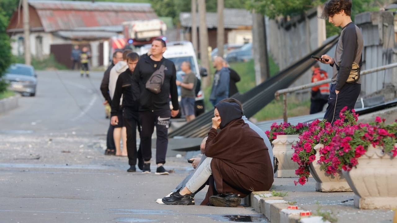 Ukrayna'nın kalbine Rus füzesi yağdı! Zelenskiy: Bugün Kiev'e en büyük saldırılardan biri yapıldı - Sayfa 3