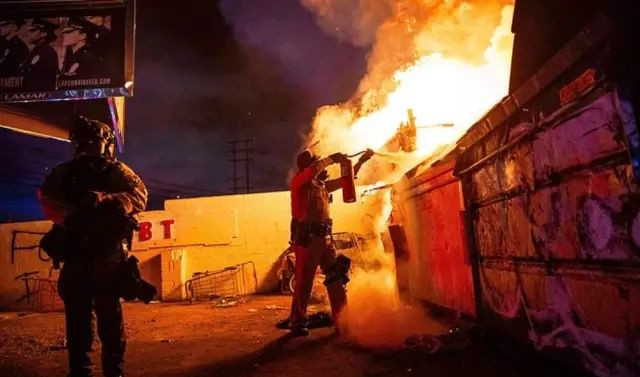 Los Angeles'ta protestolar giderek büyüyor! Donald Trump meydan okuyacak: Bugün çok önemli bir konuşma yapacağım! - Sayfa 5