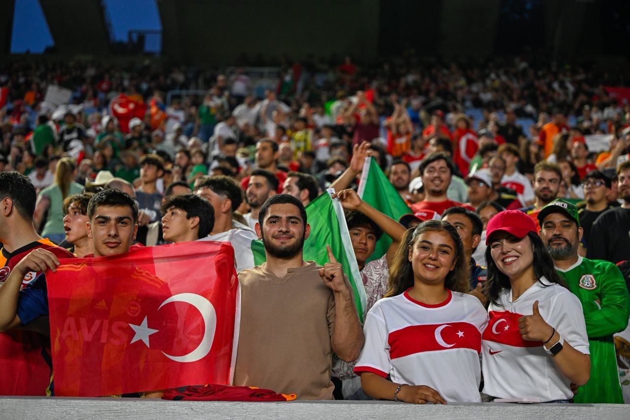 Bizim Çocuklar maçı kaybetti, yeni bir yıldız kazandı... Meksika - Türkiye (1-0 Maç Sonucu) - Sayfa 4