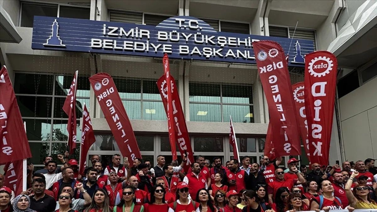 Grev bitti, şimdi sıra kıyımda... İzmir Büyükşehir Belediyesi’nde bin çalışan işten çıkarılıyor - Sayfa 4