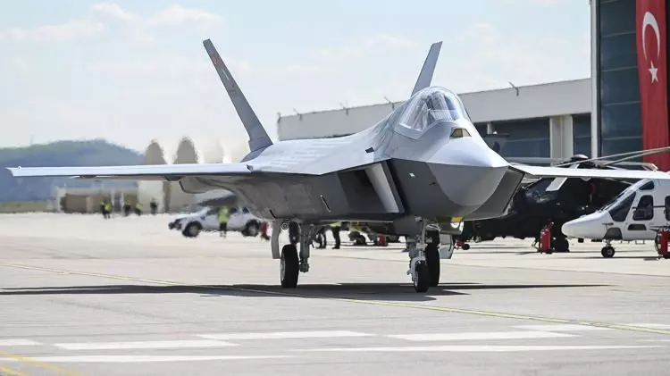 Türk'ün gökyüzündeki gücü: Dev satış sonrası KAAN'ı yere göğe sığdıramadılar! - Sayfa 9