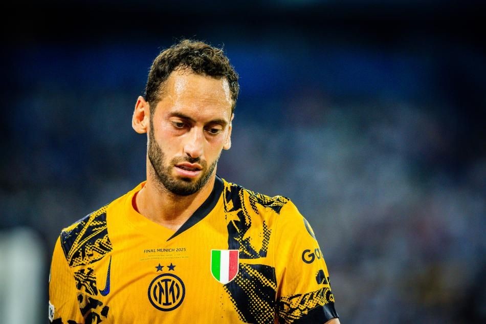 Son dakika Galatasaray'da Hakan Çalhanoğlu ile resmi görüşme gerçekleşti! 10 milyon euro maaş teklif edildi - Sayfa 4